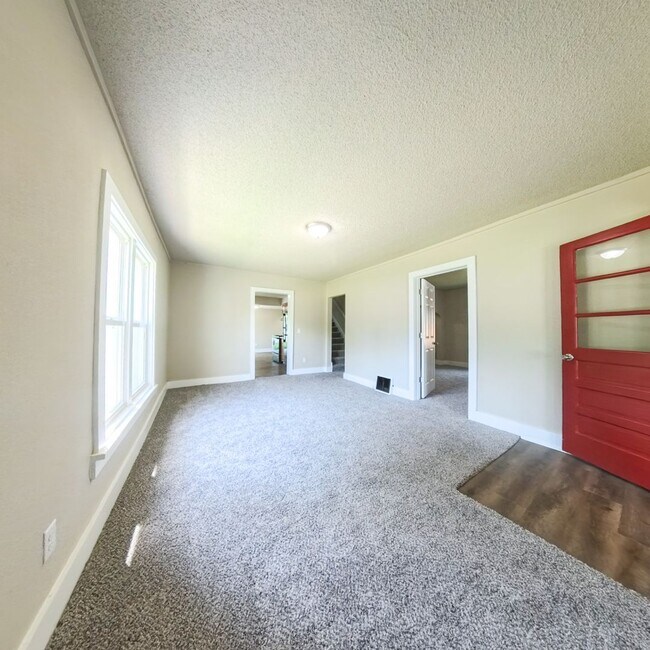 Foto del edificio - 3-Bed 2 Bathroom House