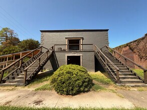 Building Photo - 110 S 21st St