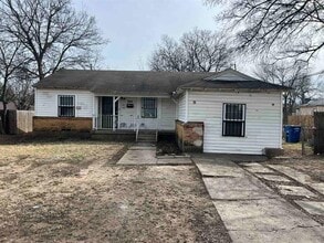 Building Photo - 3010 Modree Ave