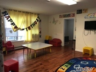 Foto del edificio - 147-05 Jasmine Ave