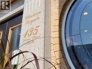 Building Photo - 135 James St S