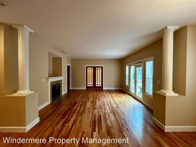 Foto del edificio - 4 br, 2.5 bath House - 5681 NE Wild Cherry...