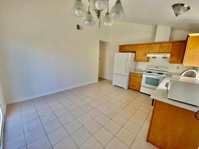 Building Photo - 32552 Lake Tana St