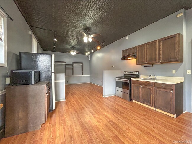 Foto del edificio - 51 Worrall Ave