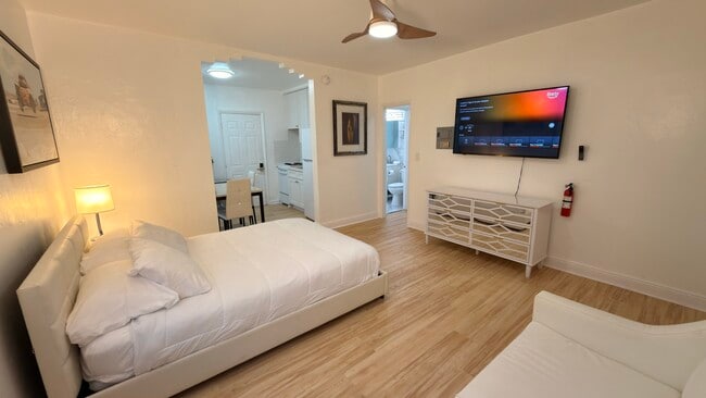 Building Photo - The Bellmore