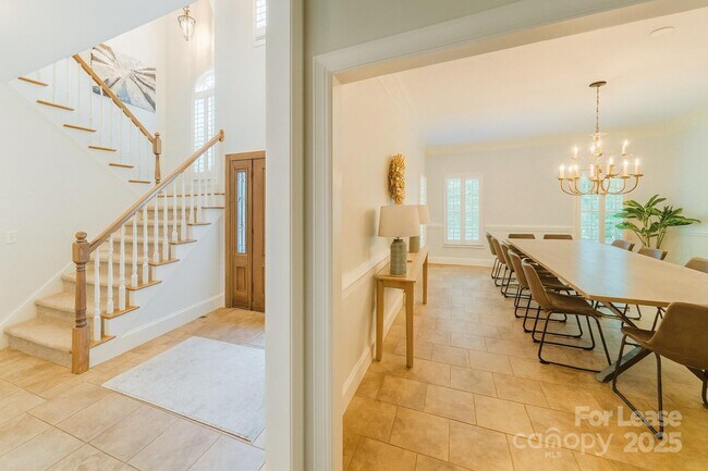 Foto del edificio - 3115 High Ridge Rd