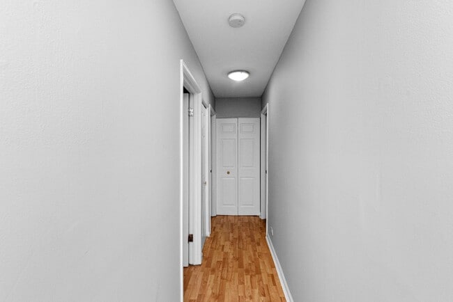 Building Photo - 3825 N Pine Grove Ave