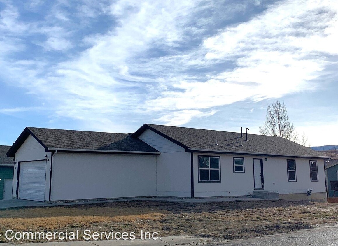 3 br, 2 bath House 2611 Lynn Lane House Rental in Casper, WY