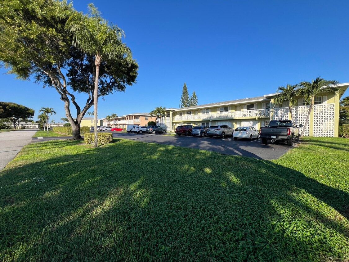 Primary Photo - 1150 Boxwood Dr