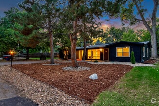 Building Photo - 8845 W Frances Pl