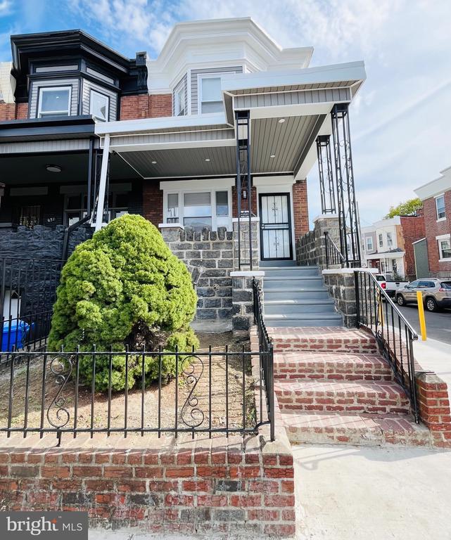 Building Photo - 633 S 57th St