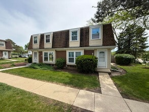 Building Photo - 620 Academy Ct