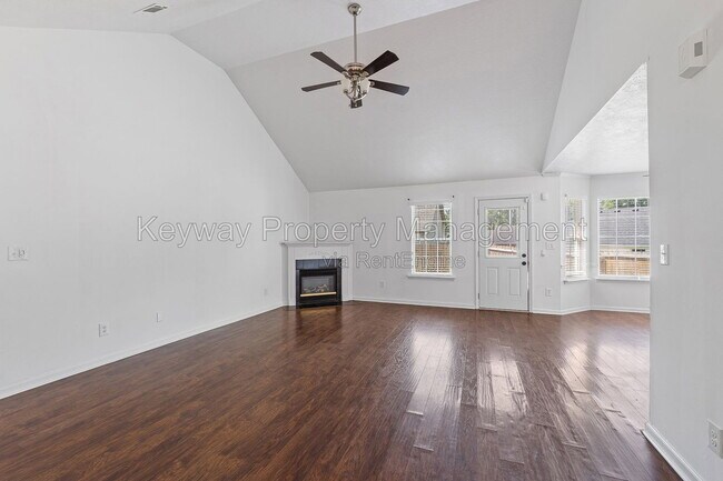 Building Photo - 1904 Lobelia Ln