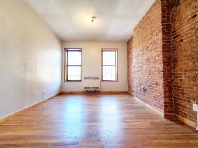 Building Photo - 1064 Myrtle Ave