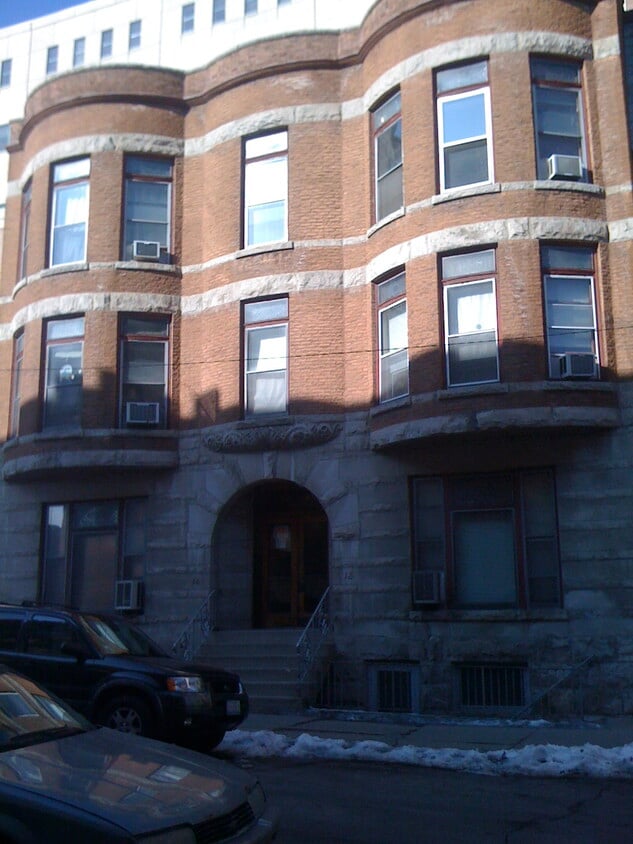 Primary Photo - 456 W St James Pl