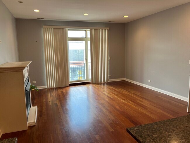 Foto del edificio - 2853 N Pulaski Rd