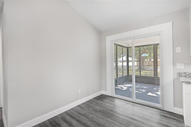 Foto del edificio - 7001 Heath Dr