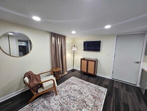 Building Photo - 318 Murphy Ave