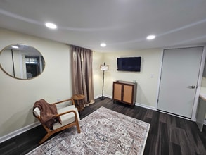 Building Photo - 318 Murphy Ave