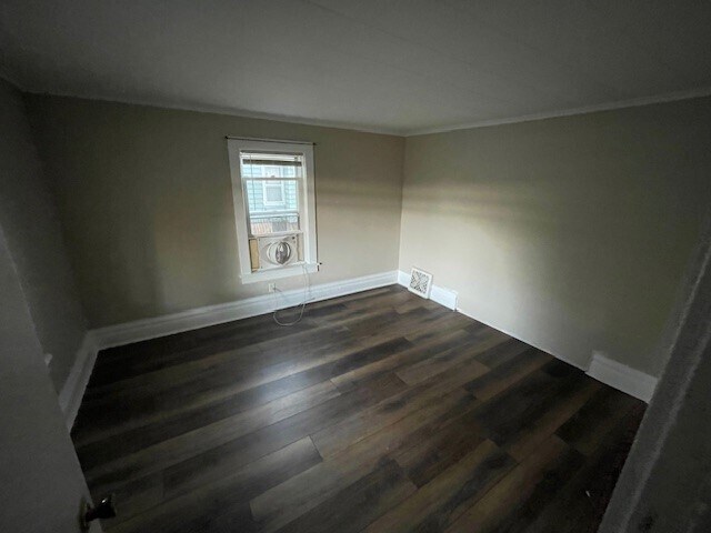 Dormitorio Oficina 1er piso - 101 W 1st St