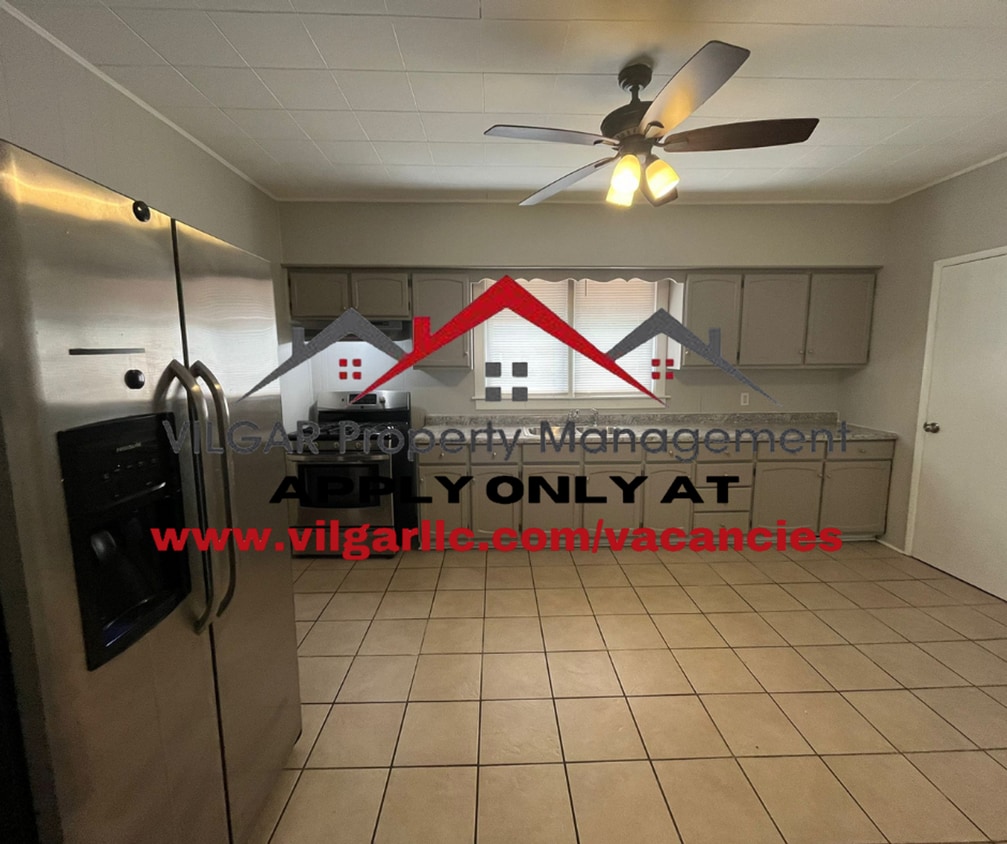 Primary Photo - 2426 Schrage Ave