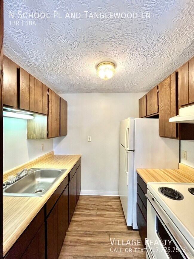 Foto del edificio - 323 N School Pl