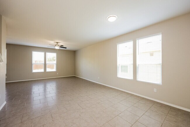 Foto del edificio - 10502 Castello Canyon