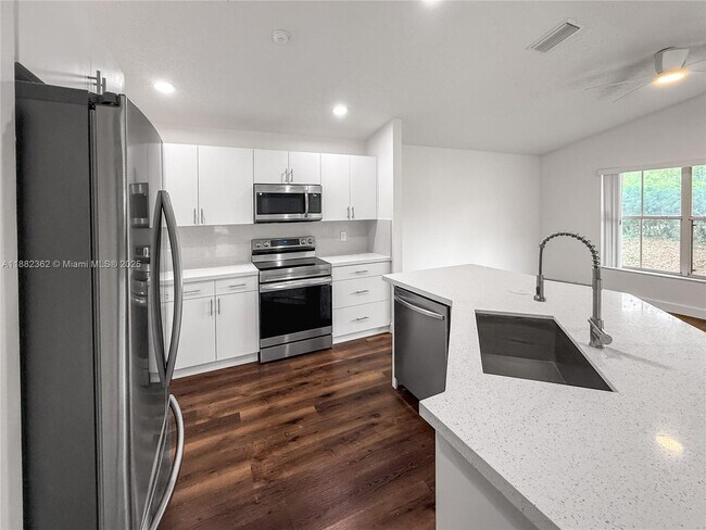 Foto del edificio - 611 Carrington Ln