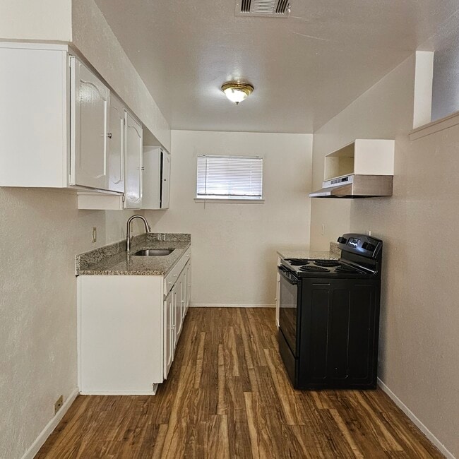 Foto del edificio - 534 Holly Ln