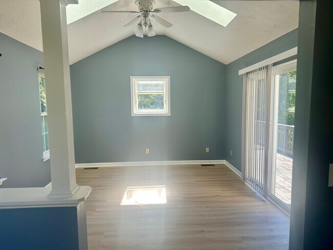 Foto del edificio - 314 Sutton Ct