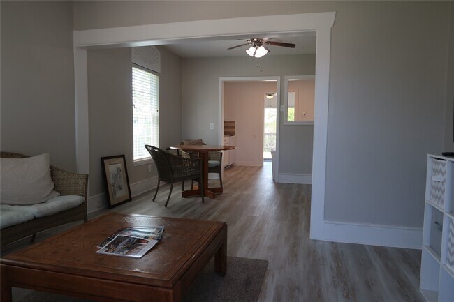 Building Photo - 2717 Avenue D