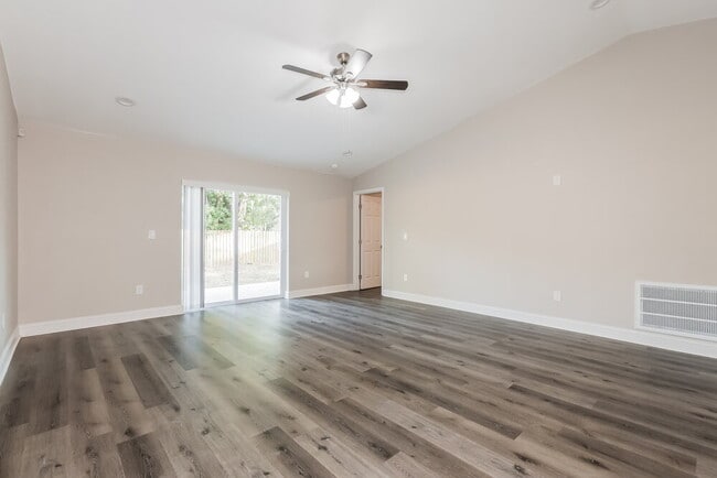 Foto del edificio - 306 Carriage Crossing Cir