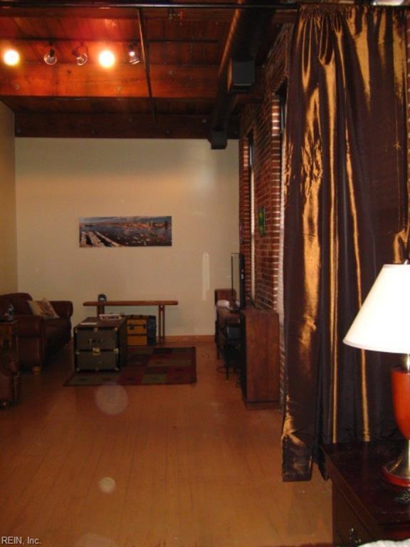 Foto del edificio - 230 W Tazewell St