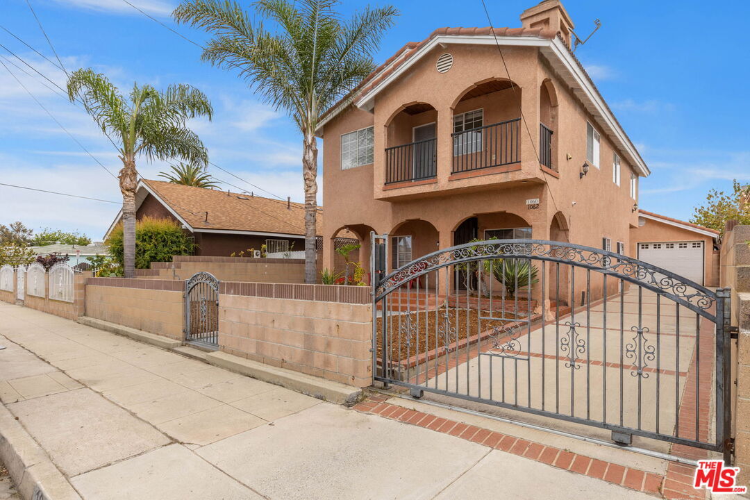 Foto principal - 1060 McFarland Ave