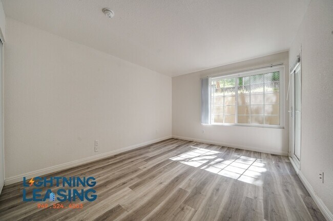 Foto del edificio - 2850 Riverside Dr