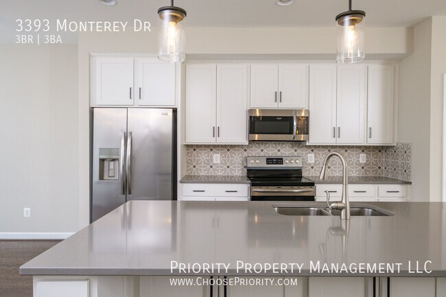 Building Photo - 3393 Monterey Dr