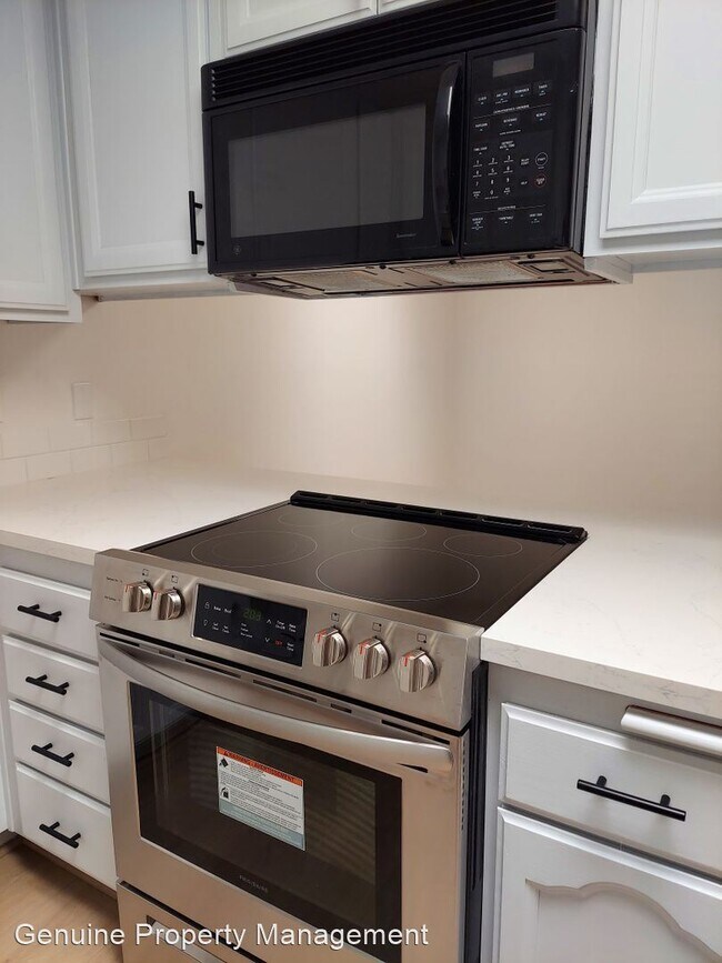 Building Photo - 3 br, 2 bath House - 3088 Via Serena N Unit B