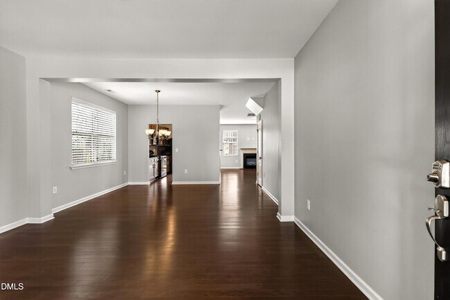 Foto del edificio - 614 Rose Laurel Ct
