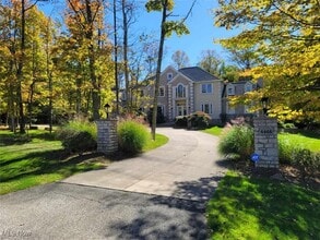 Building Photo - 4466 Forest Brooke Ct N