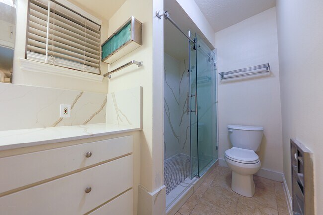 Foto del edificio - 1324 Cortlandt St