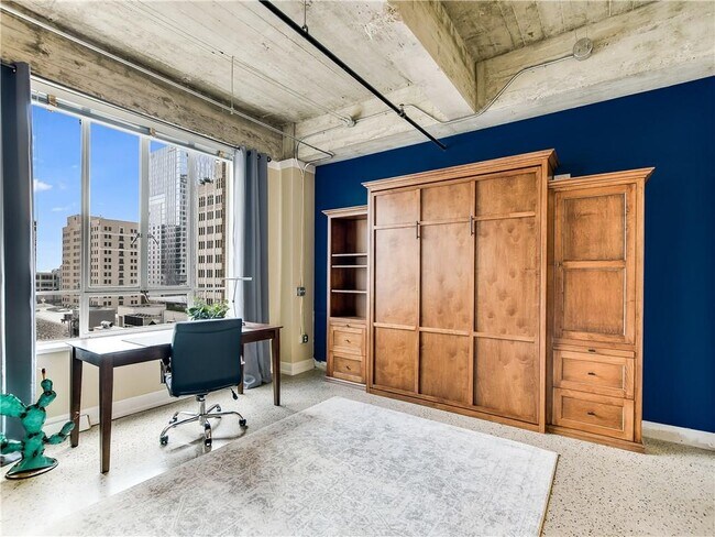 Building Photo - 710 Colorado St