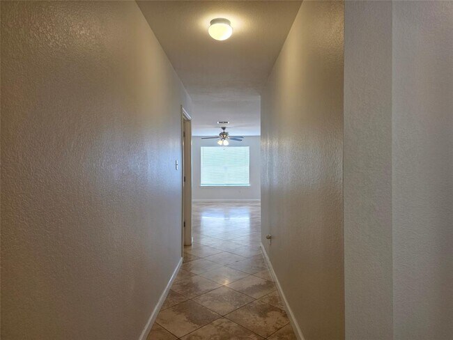 Building Photo - 300 Brandons Way