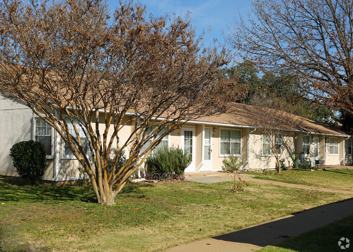 Primary Photo - Vega Place Apartments