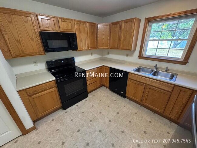 Foto del edificio - 32 Emerson Mill Rd