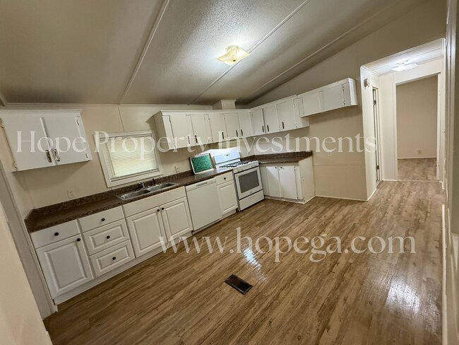 Building Photo - 6 Crabapple Ct