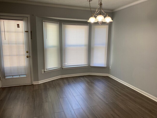 Foto del edificio - 1283 Exeter Ln