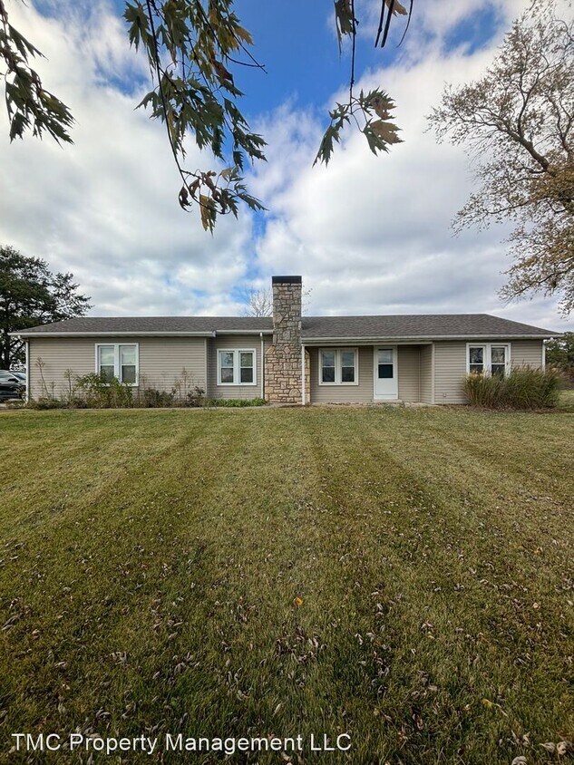 2 br, 1 bath House 2605 Old Hwy 54 House Rental in Kingdom City, MO