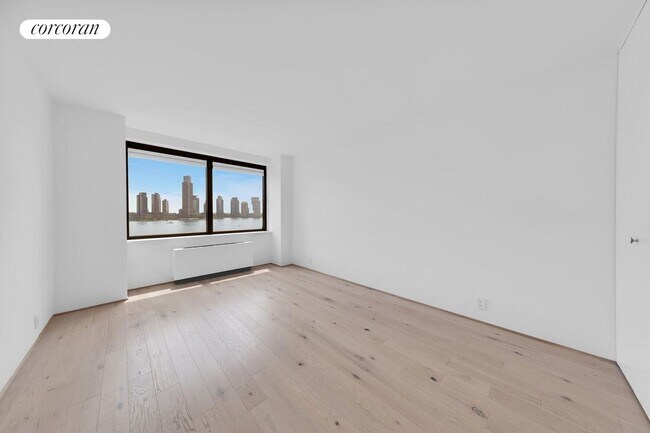 Foto del edificio - 415 E 37th St
