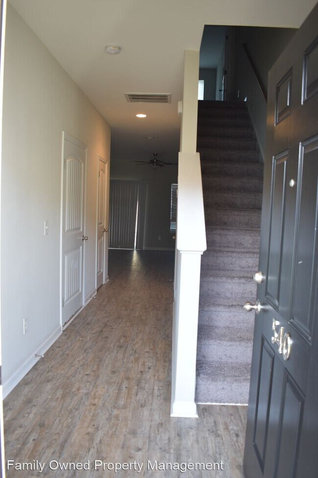 Building Photo - 3 br, 2.5 bath House - 540 Truman Drive