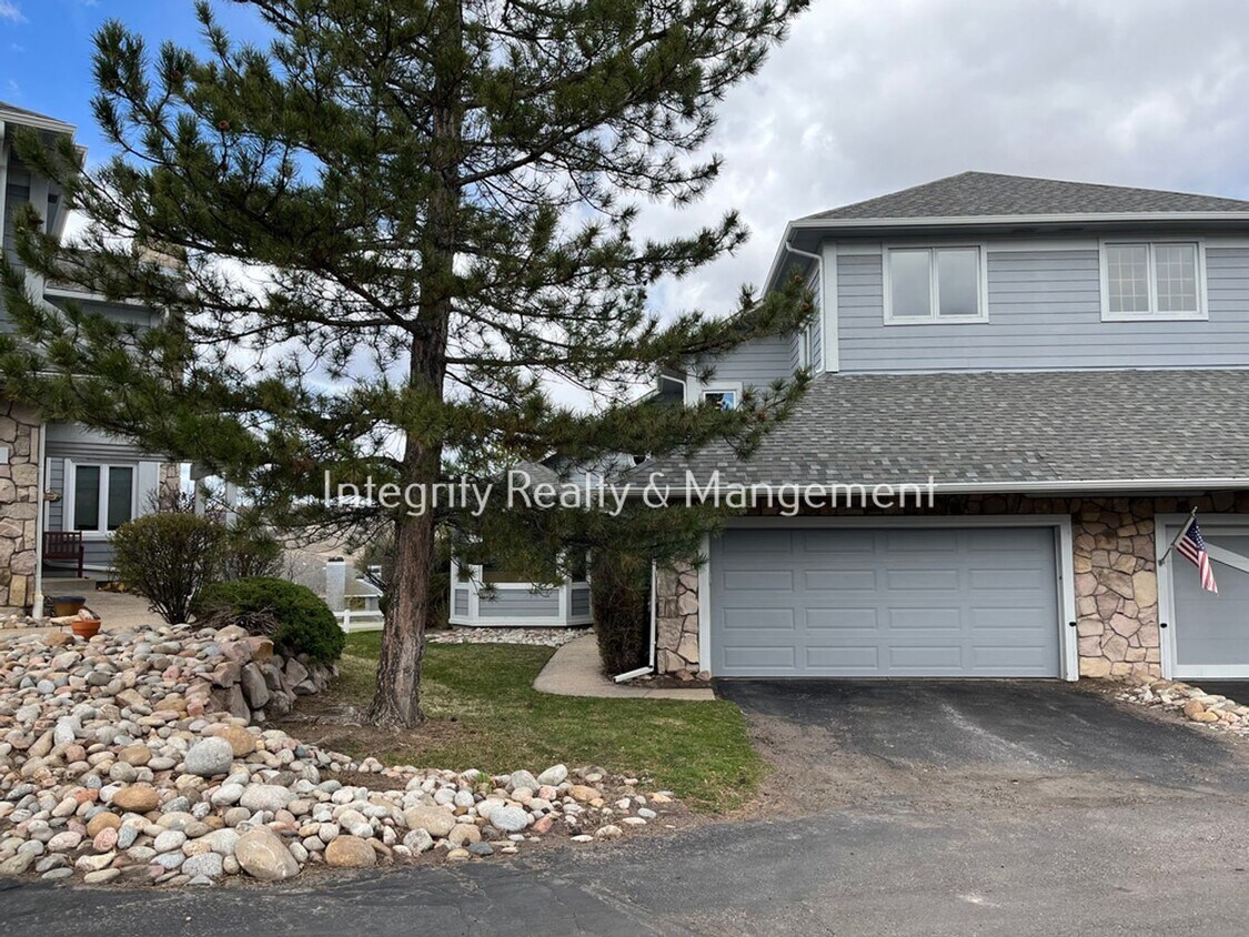 Foto principal - 3 Bed/3 Bath, 2,965 Sqft - 161 Players Clu...